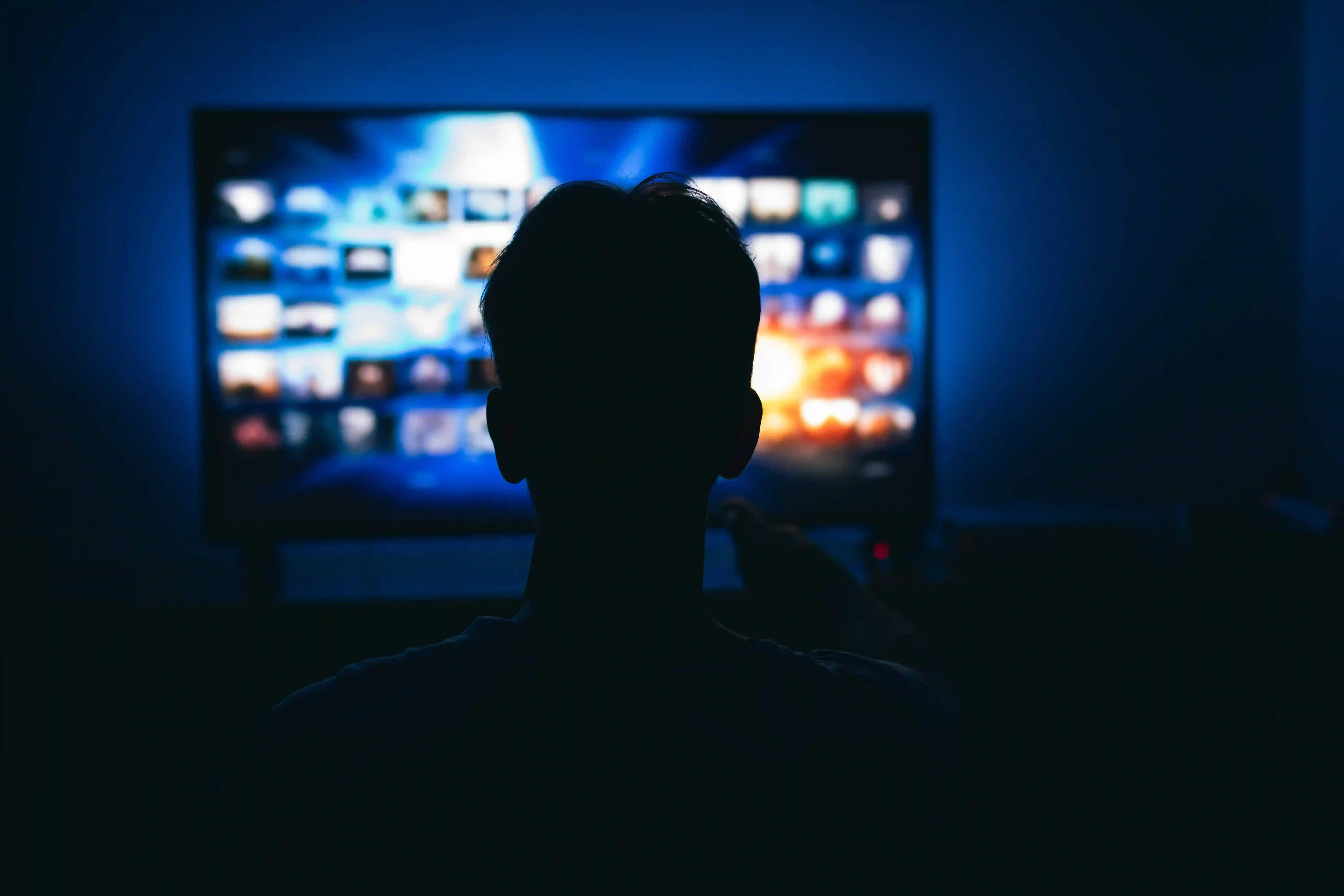 looking-wall-of-screens-on-tv